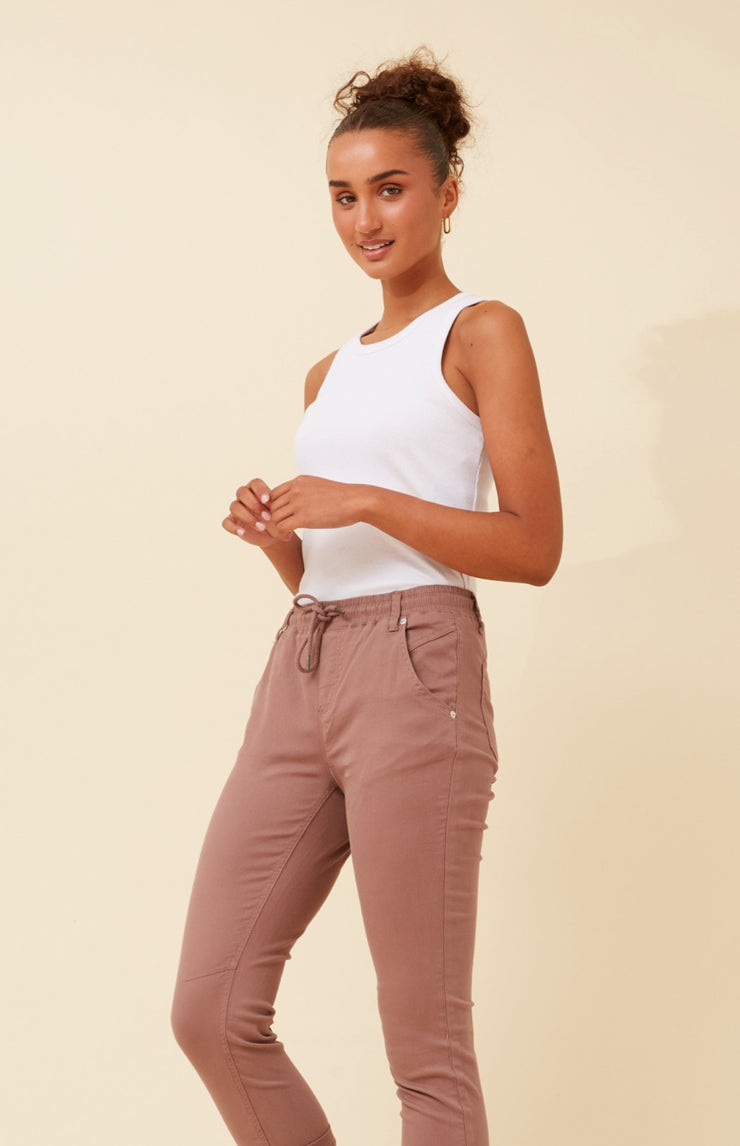 Becky Joggers Walnut